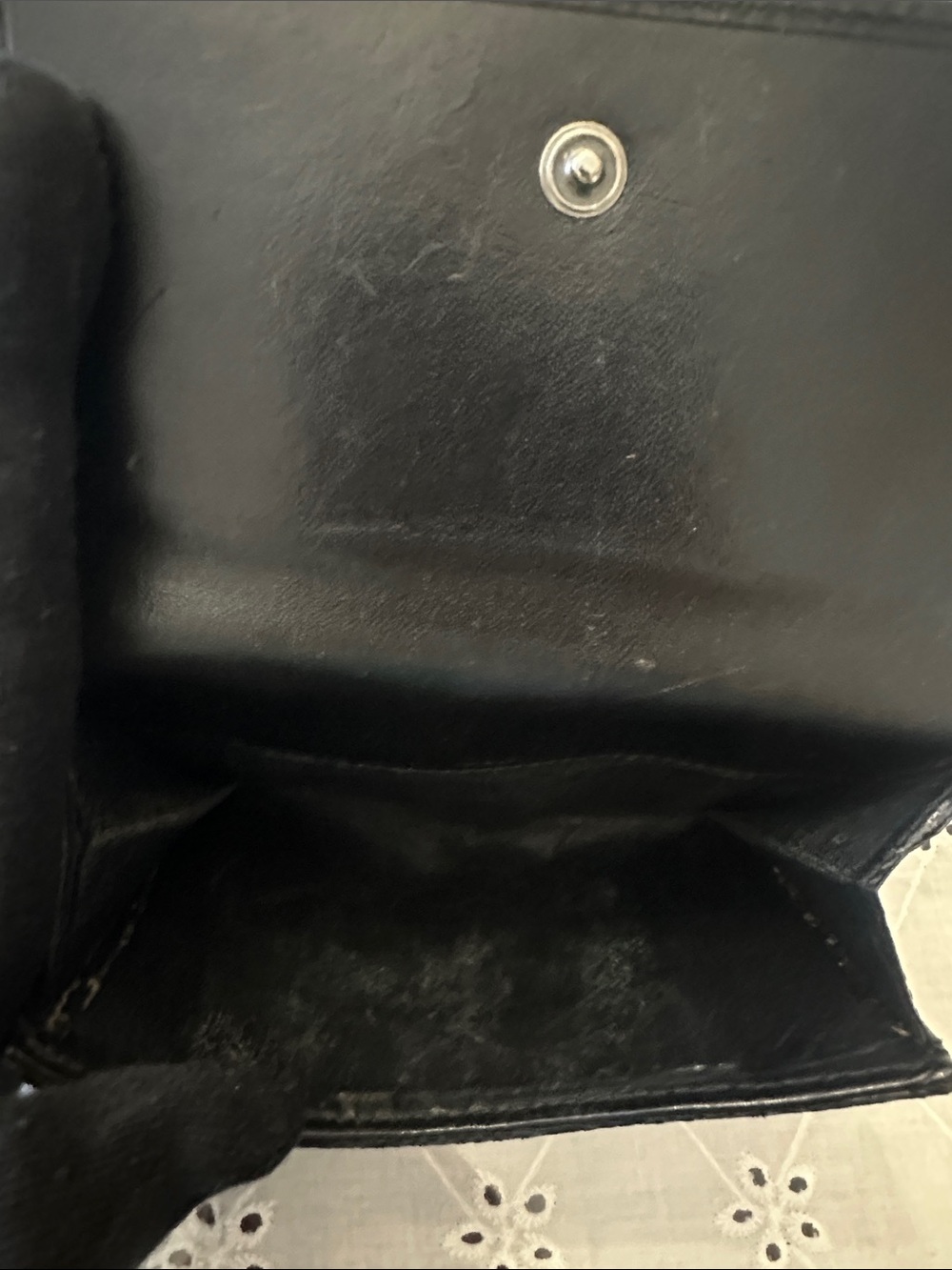Gucci Black Jackie Leather Bifold Wallet with Embossed Logo - Picture 13 of 16